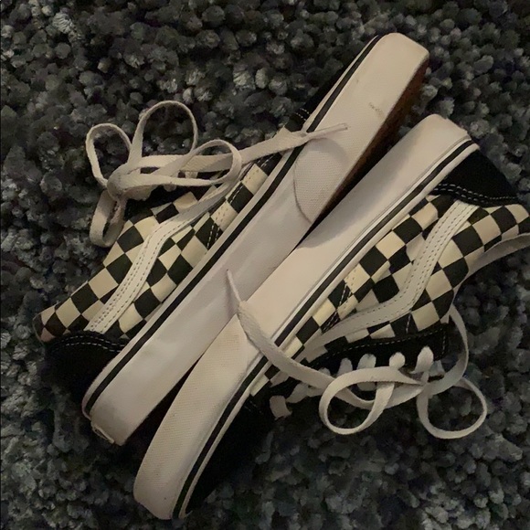 VANS - Picture 2 of 3